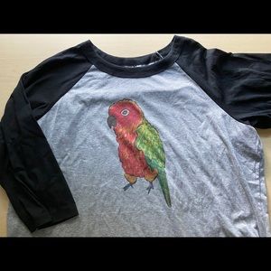 Baseball style t-shirt with parrot xxl